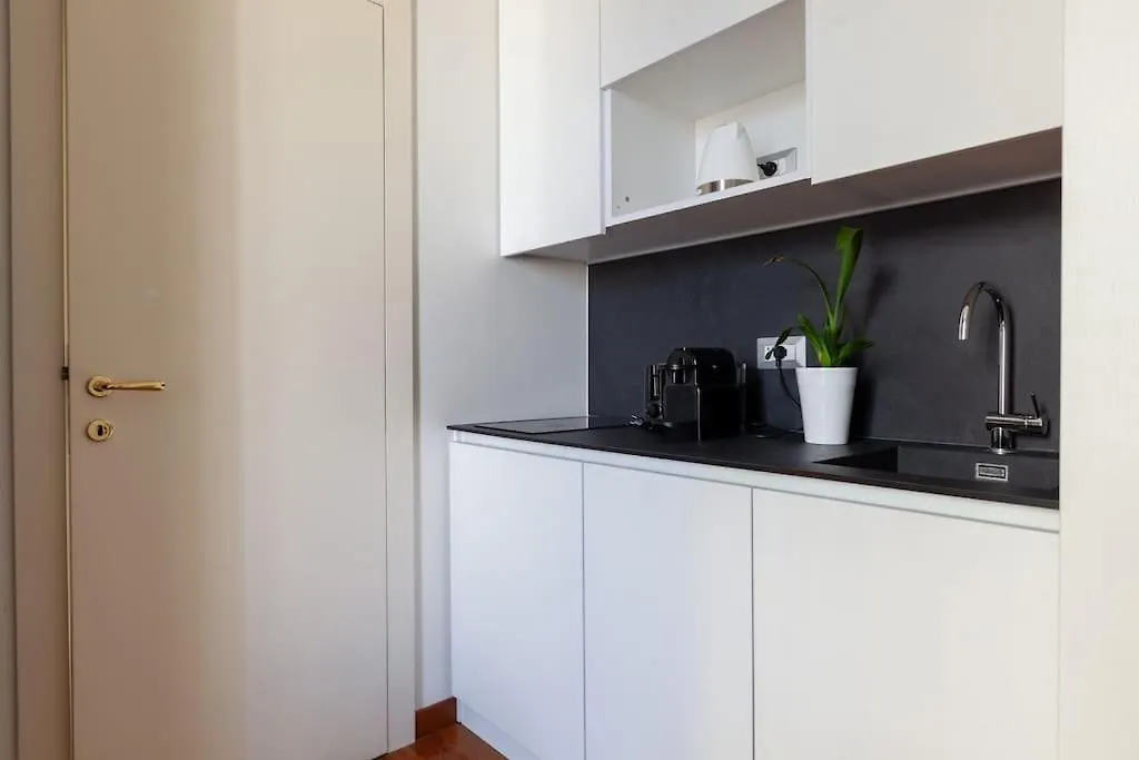 Appartamento Chicco In Zona Elegante Μιλάνο 0*,  Ιταλία